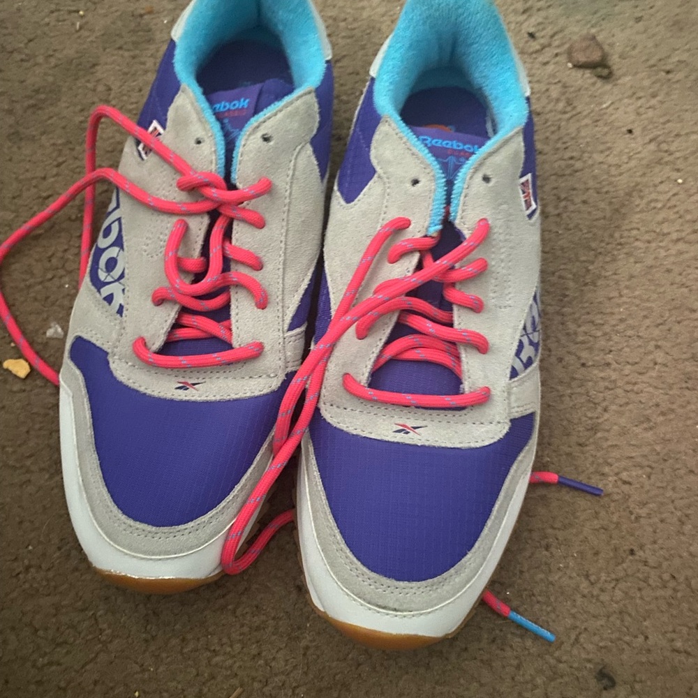 Reedbook shoes
